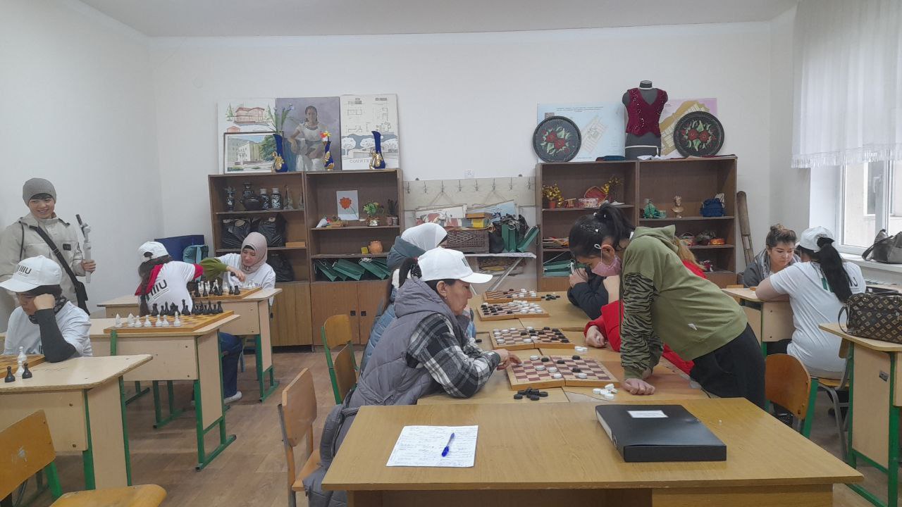 Sports competition between women of Sergeli district of Tashkent and university students in volleyball, checkers and chess.